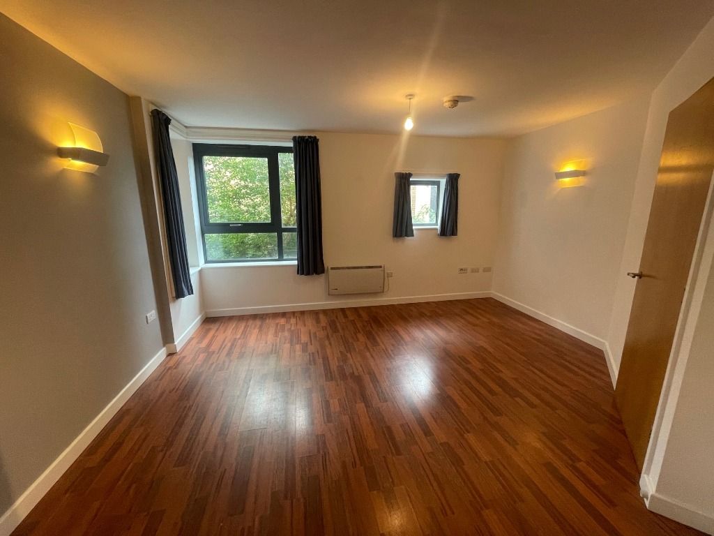 Property photo 2 of 8