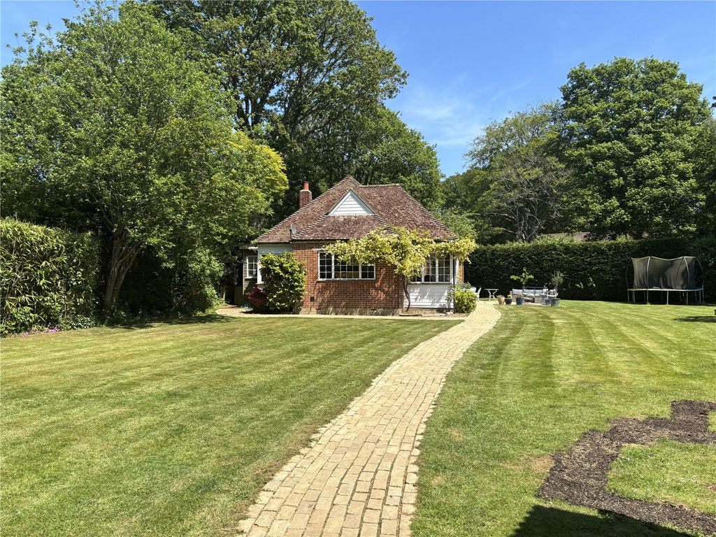 Property photo 1 of 17 Garden Path