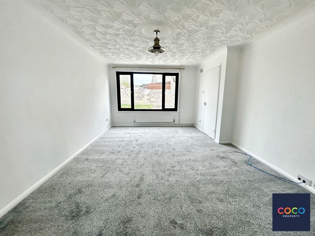 Property photo 2 of 11 5352582
