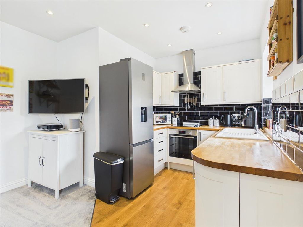 Additional image 5 of 2 bed flat for saleDowns Road, Coulsdon CR5
