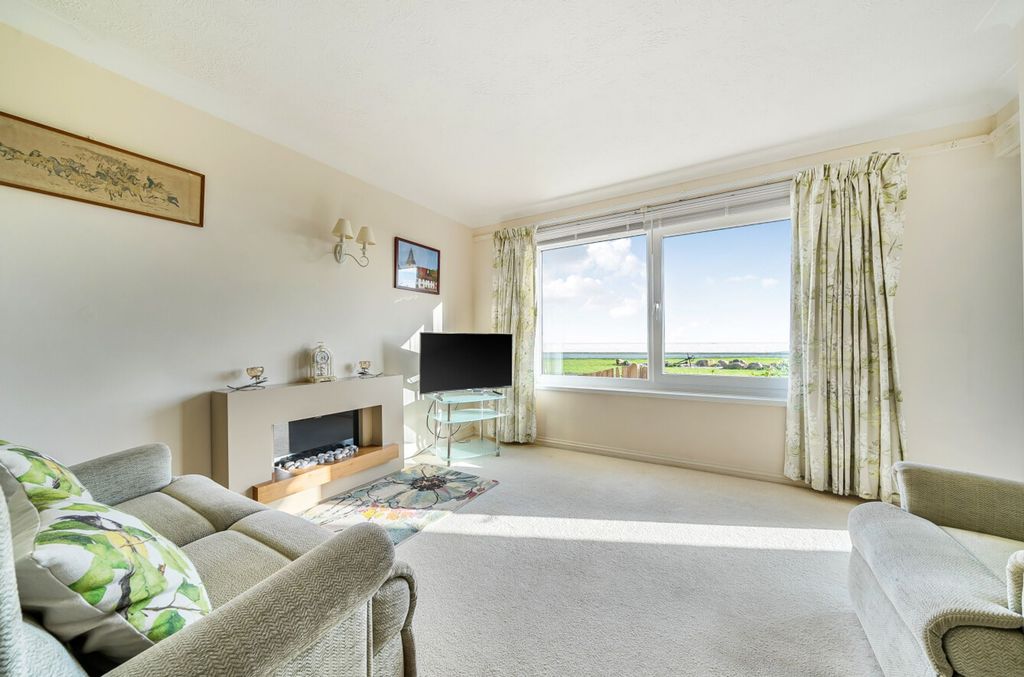 Property photo 3 of 25