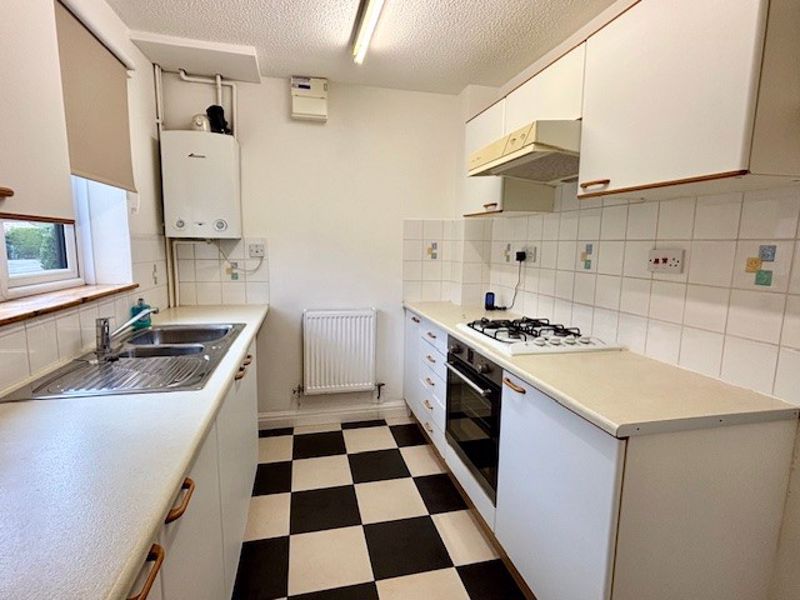 Property photo 3 of 9 Kitchen