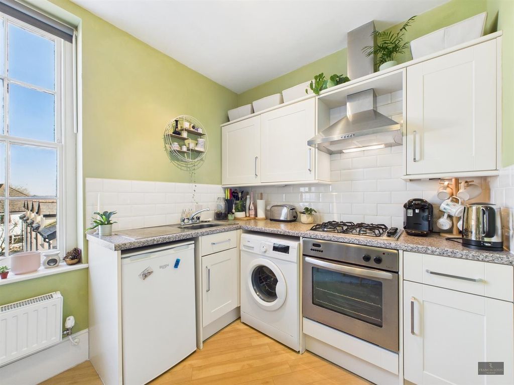 Property photo 3 of 10 Cam02887G0-Pr0431-Still002.Jpg