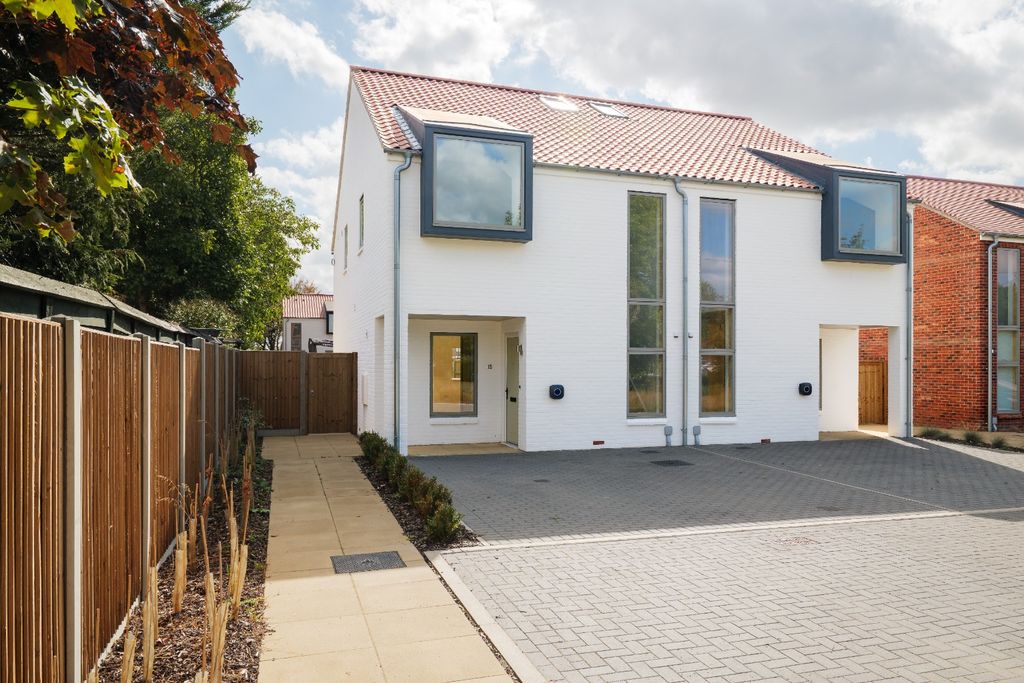 Property photo 1 of 25 5504380