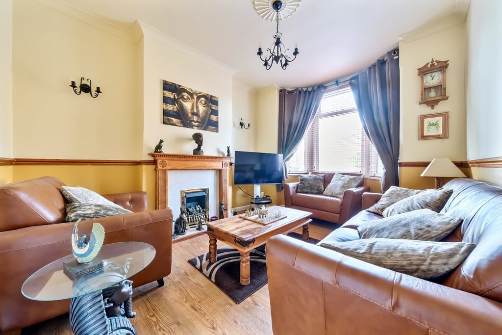 Property photo 3 of 12 Picture No. 02