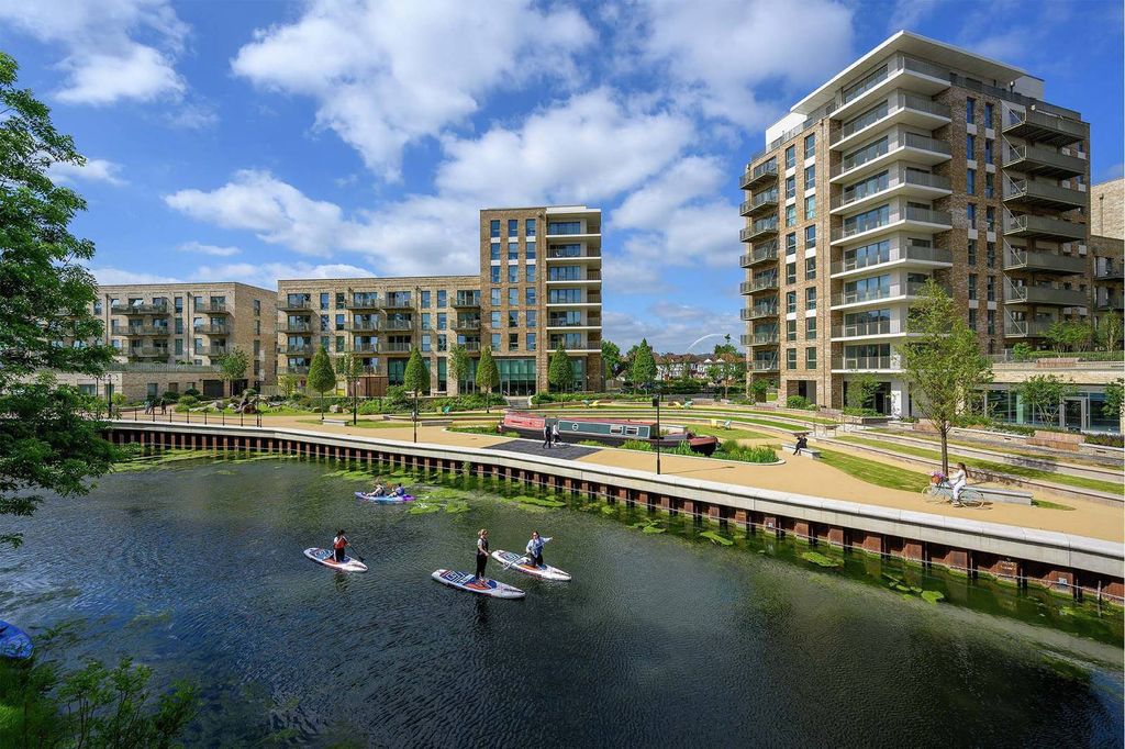 Property photo 3 of 23