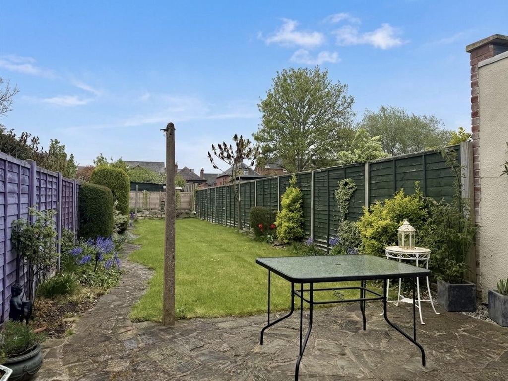 Property photo 2 of 27