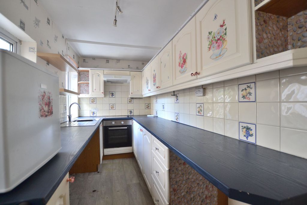 Property photo 3 of 17