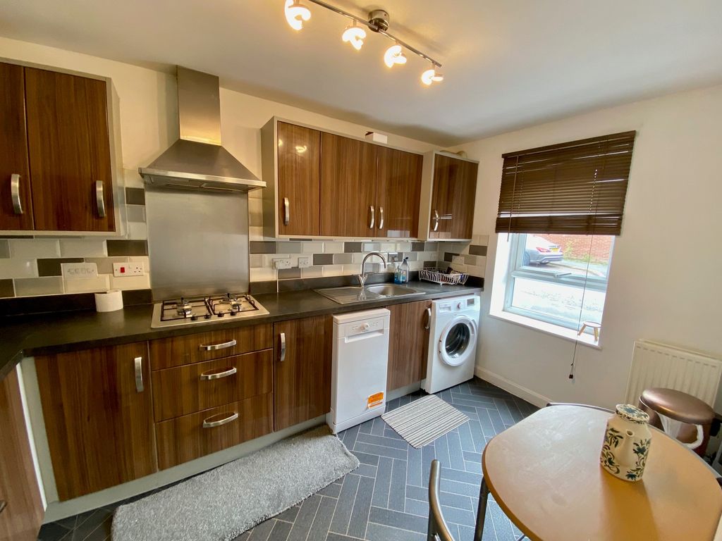 Property photo 2 of 19