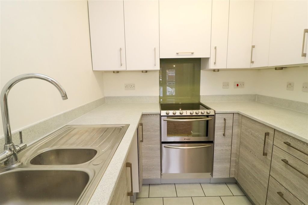 Property photo 3 of 14 Refitted Kitchen