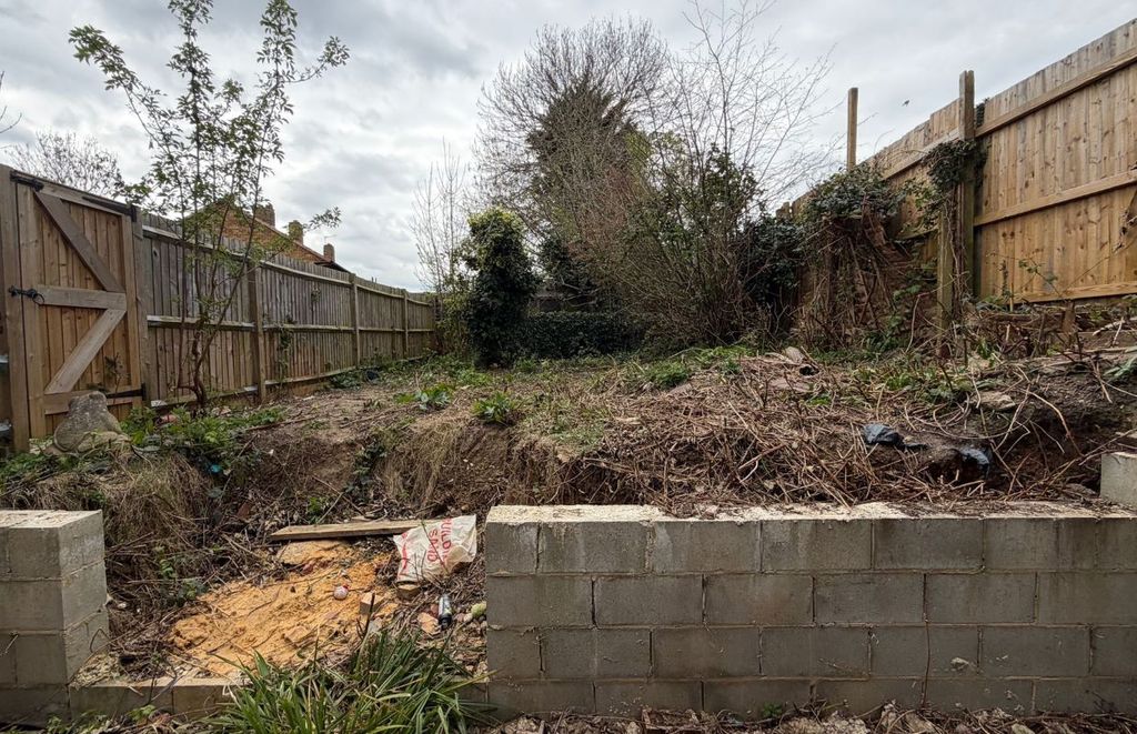 Property photo 3 of 3