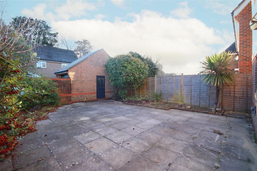 Property photo 3 of 16 Outside.Jpg