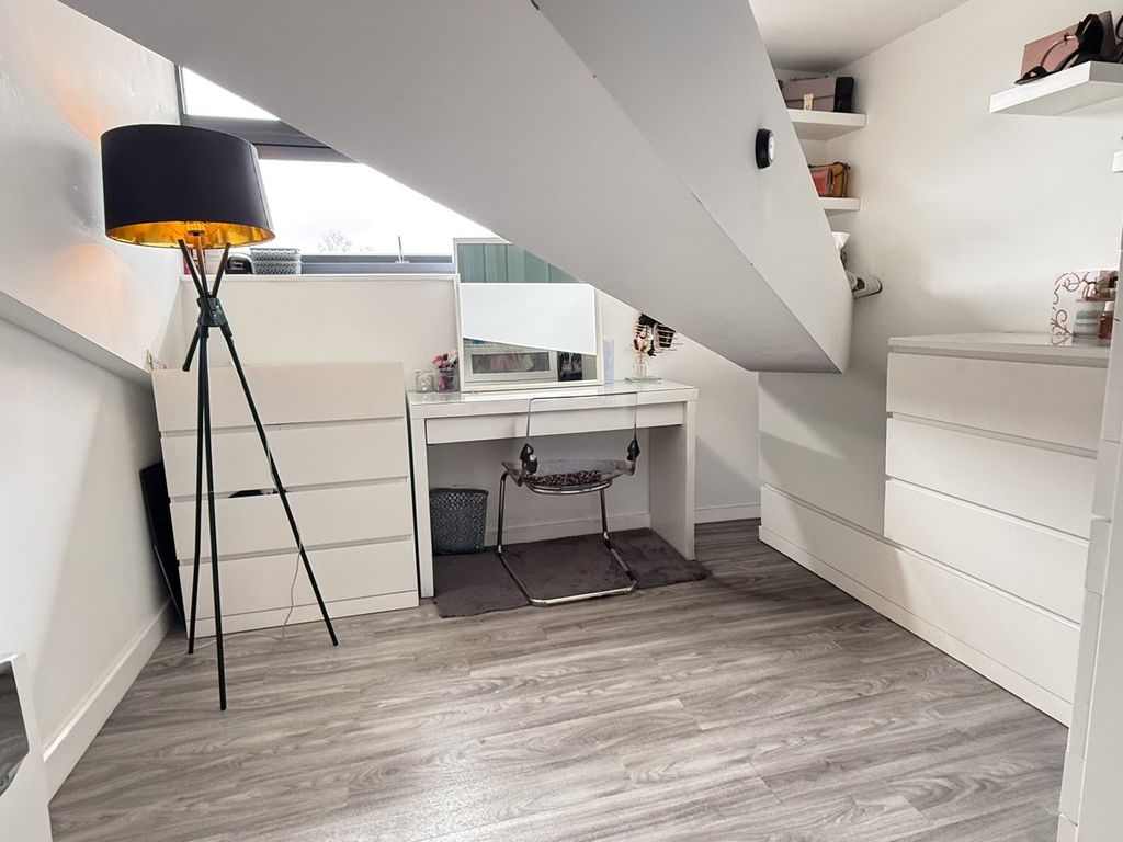 Additional image 7 of 1 bed flat for saleCarcaixent Square, Newbury RG14