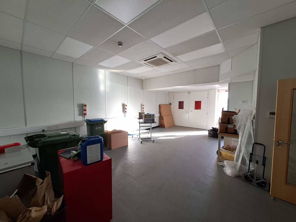 Property photo 3 of 10 Photo 4