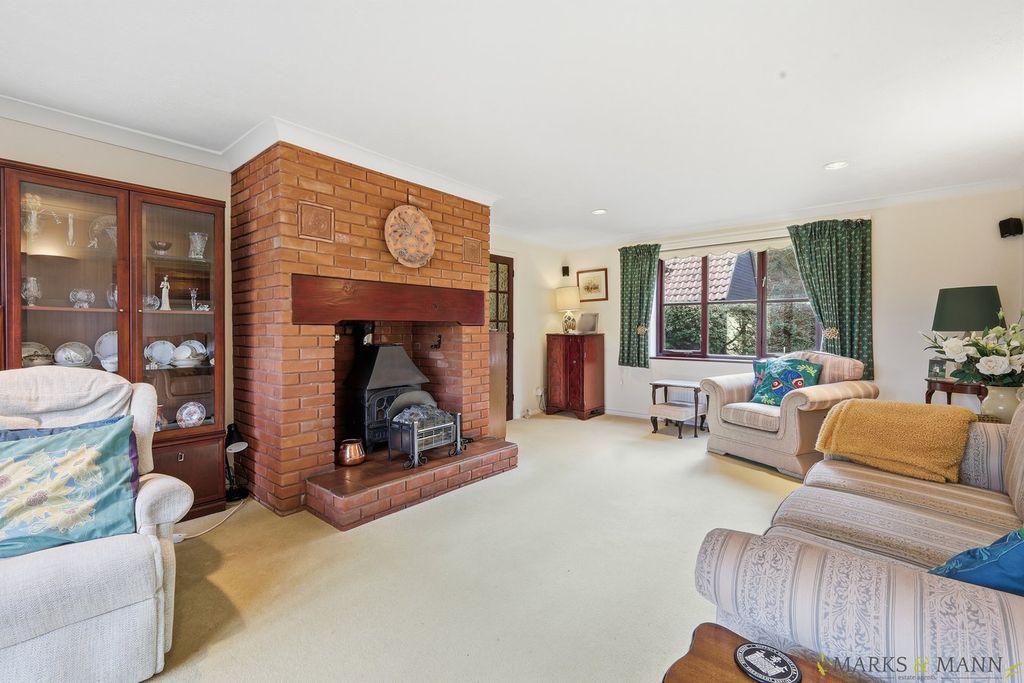 Property photo 2 of 38