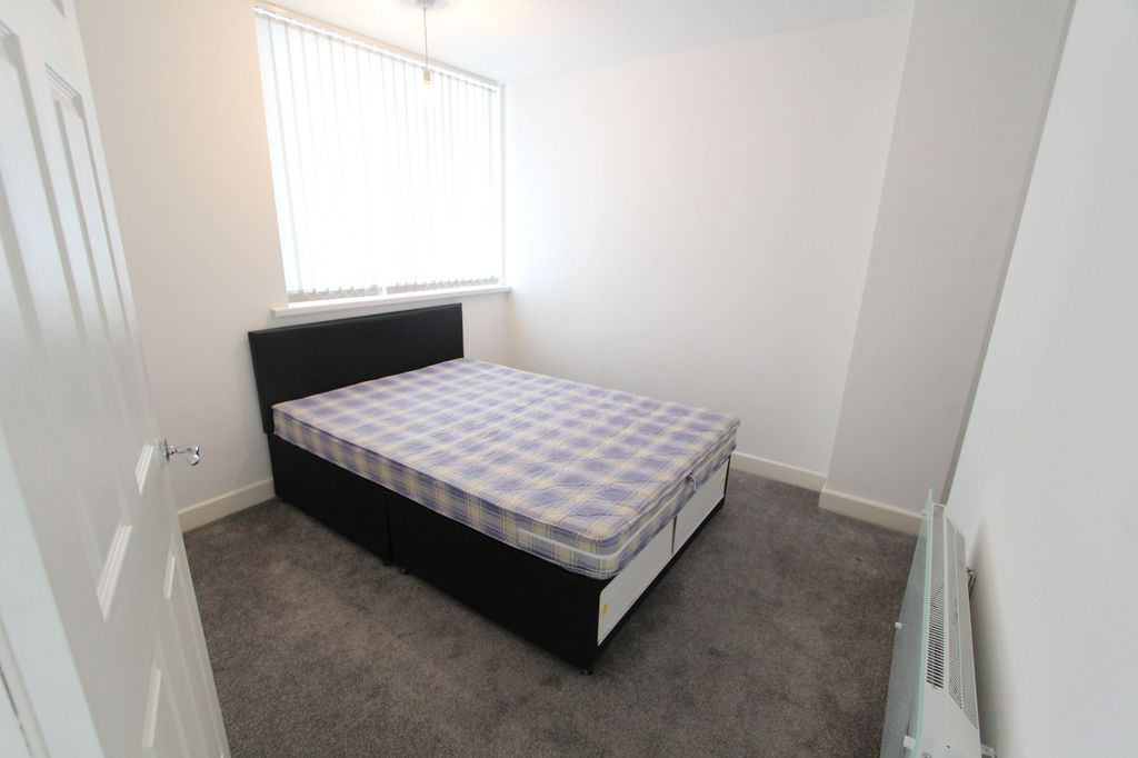 Property photo 3 of 6