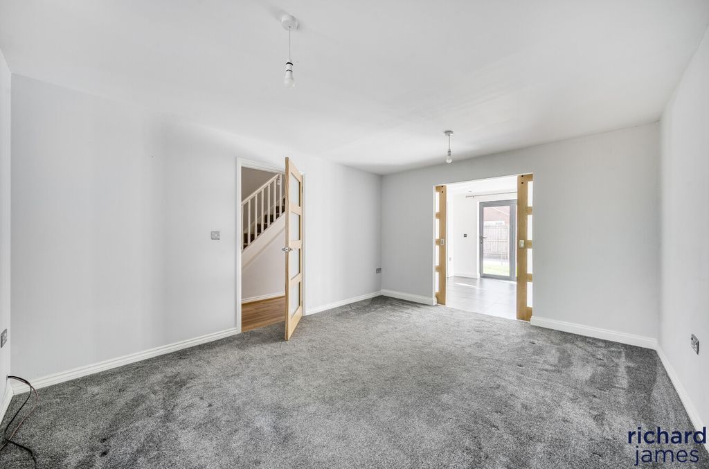 Property photo 2 of 18 Ba127Fea8043413B89E88F26E470374A
