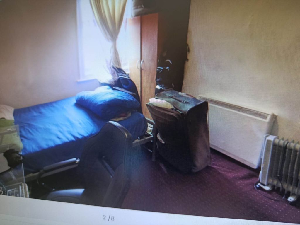 Property photo 2 of 8