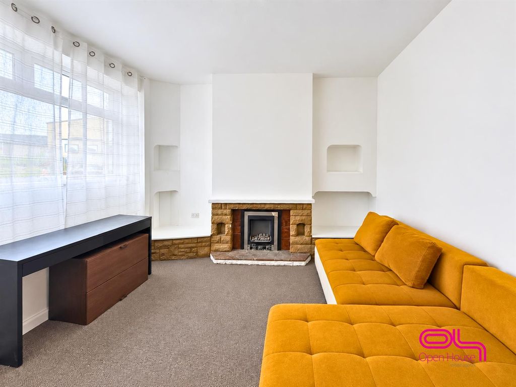 Property photo 3 of 11 Untitled Design - 2026-09-17T164909.150.Png