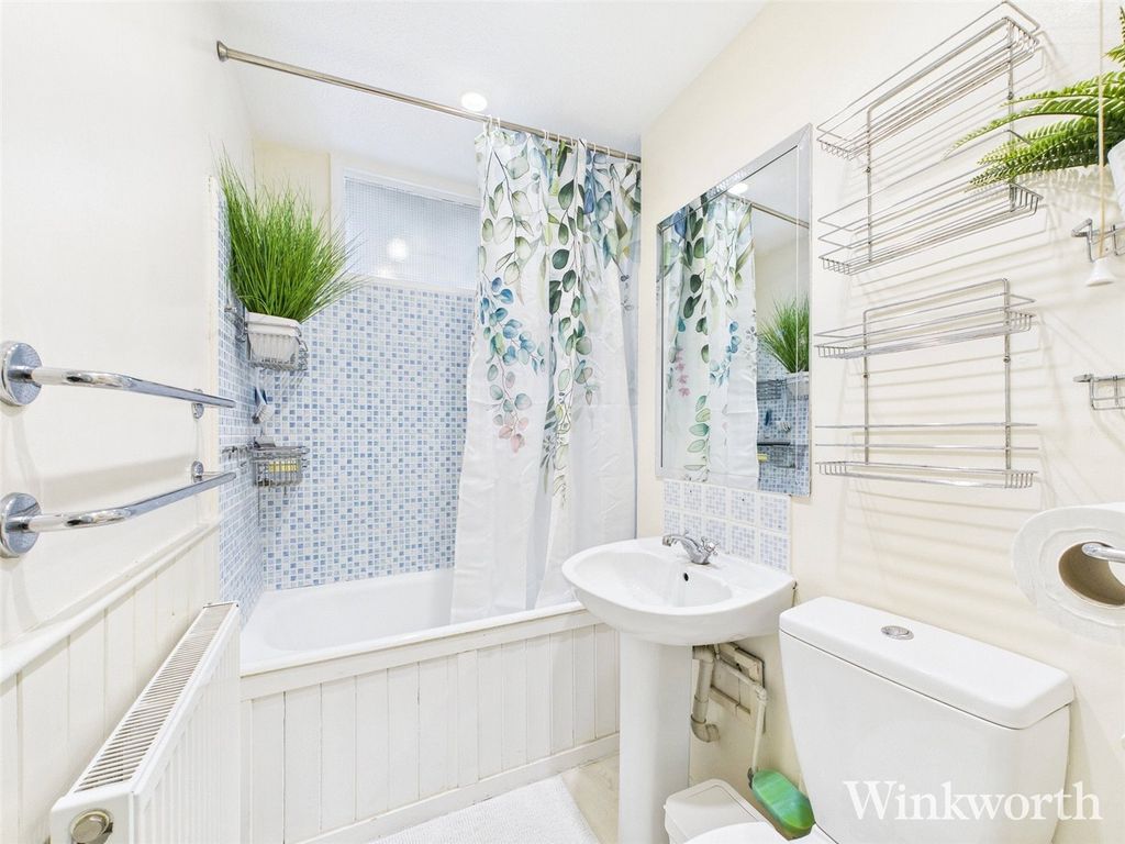 Property photo 3 of 8 Picture No. 10