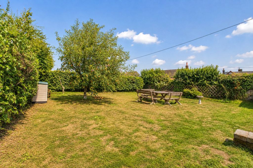 Property photo 2 of 21 Picture No. 13
