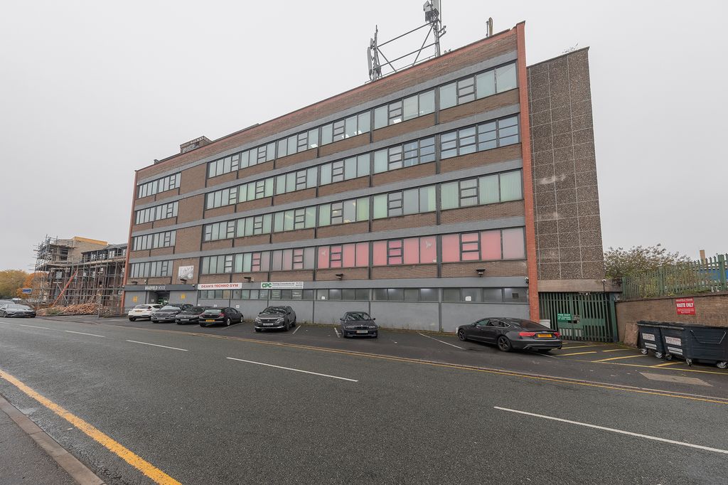 Property photo 1 of 59