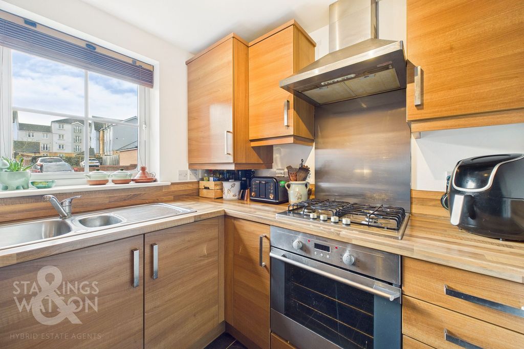 Property photo 3 of 20