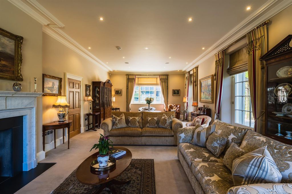 Property photo 3 of 71 Drawing Room