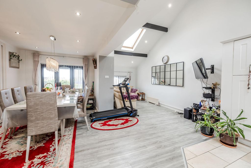 Additional image 8 of 6 bed property for saleRunnymede Road, Darras Hall, Ponteland, Newcastle Upon Tyne NE20