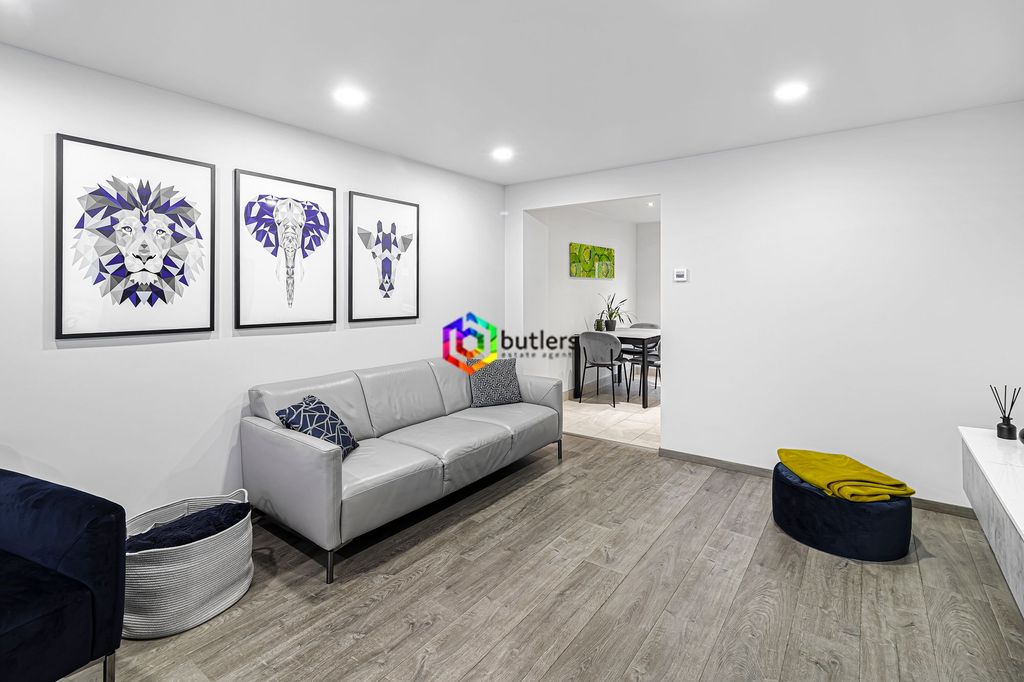 Property photo 3 of 28