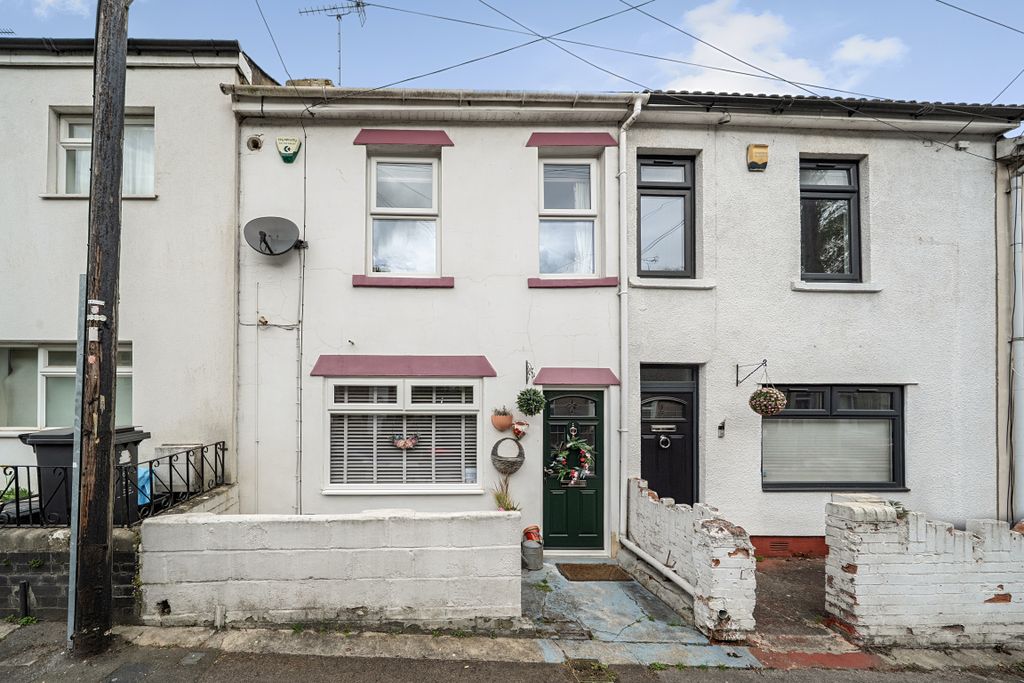 Property photo 3 of 12 1446493169E2089E80B5E