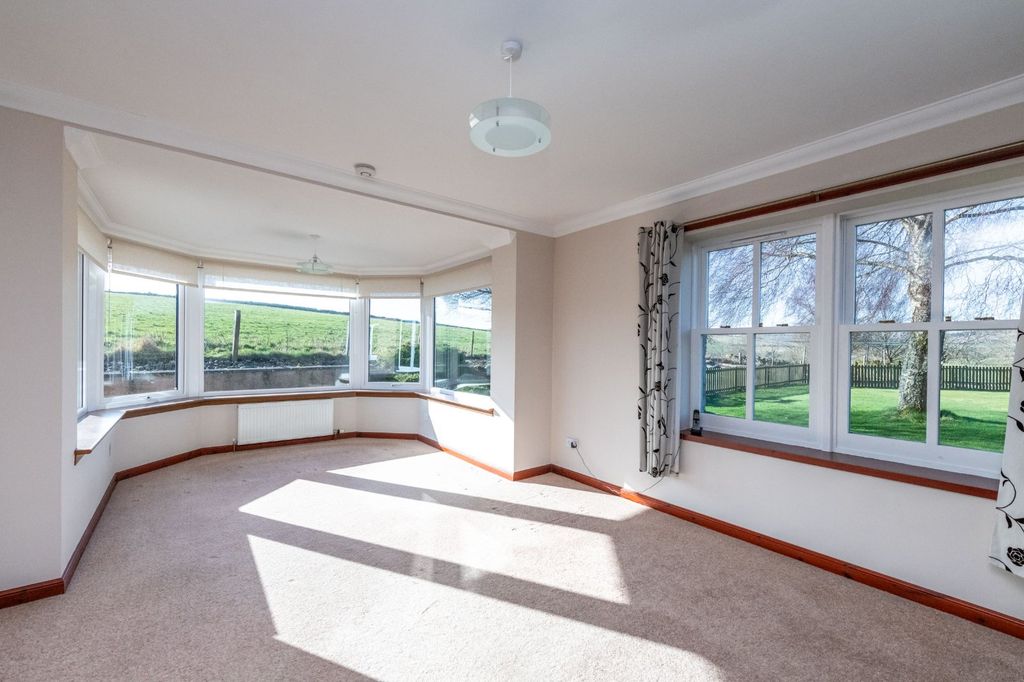 Property photo 2 of 29 Picture No. 53