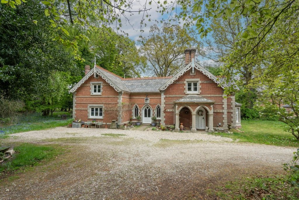 Property photo 1 of 39 Iq_00219
