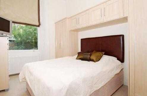 Property photo 3 of 9 Bedroom