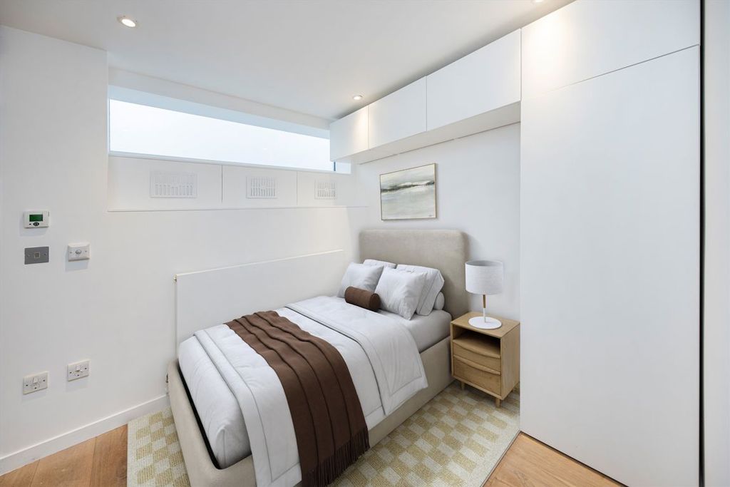 Property photo 2 of 6