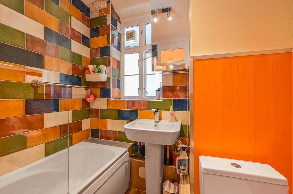 Property photo 3 of 9