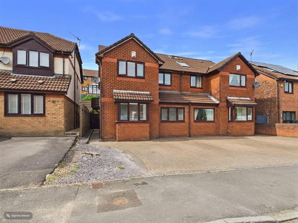 Property photo 1 of 27