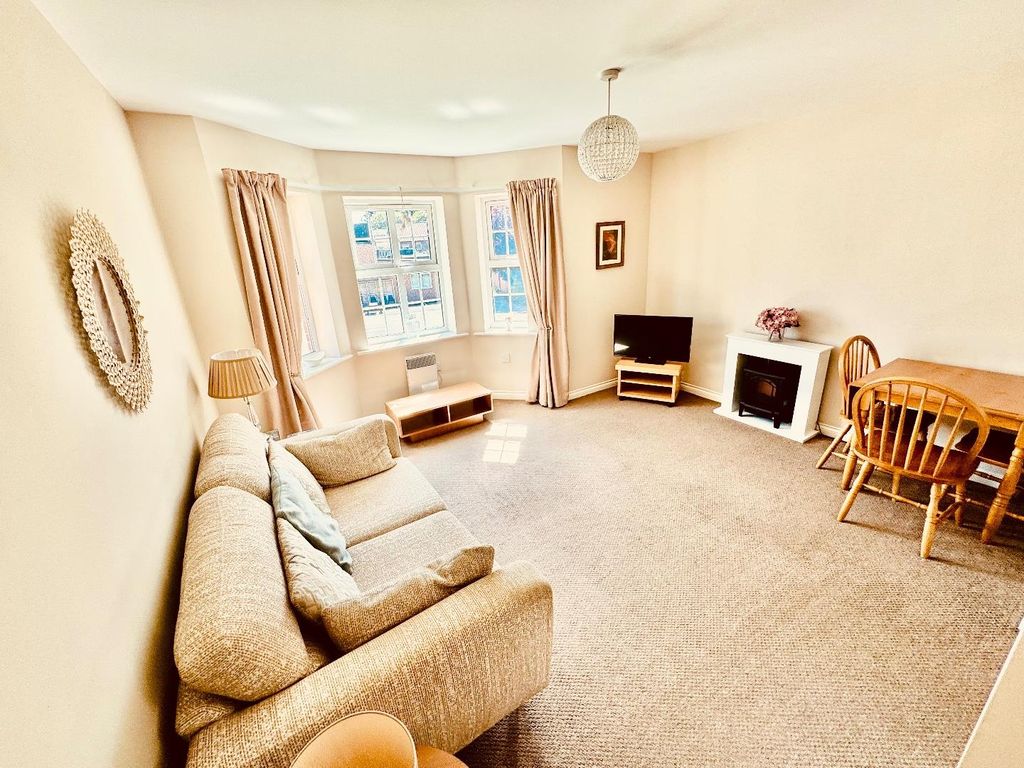 Property photo 3 of 9 Lounge