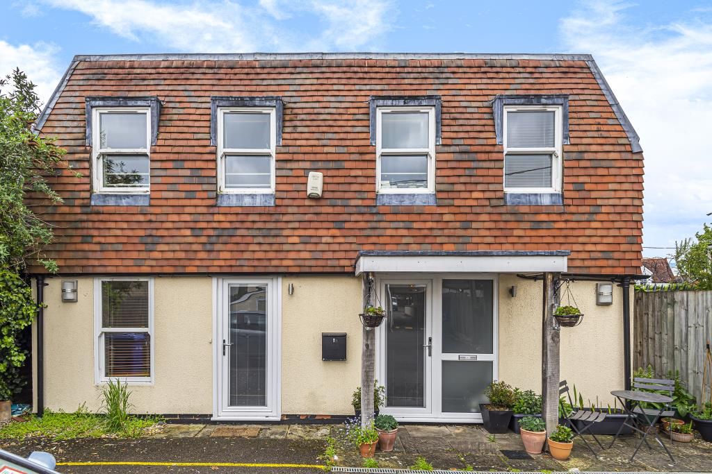 Property photo 1 of 10 External Front