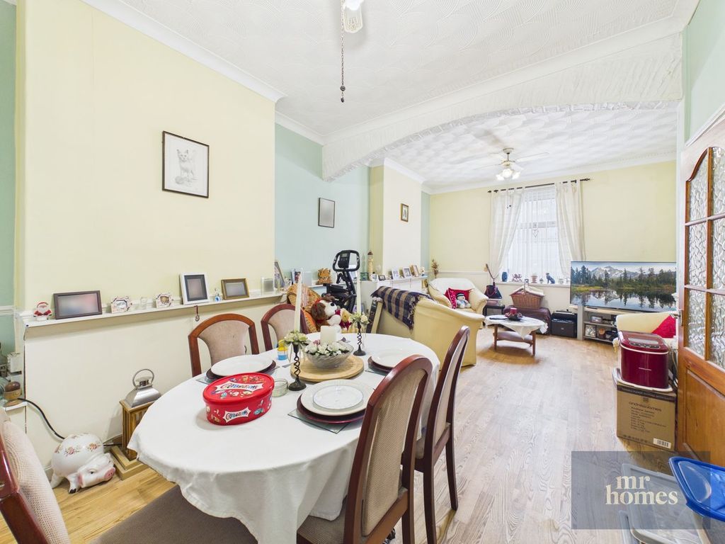 Property photo 2 of 24