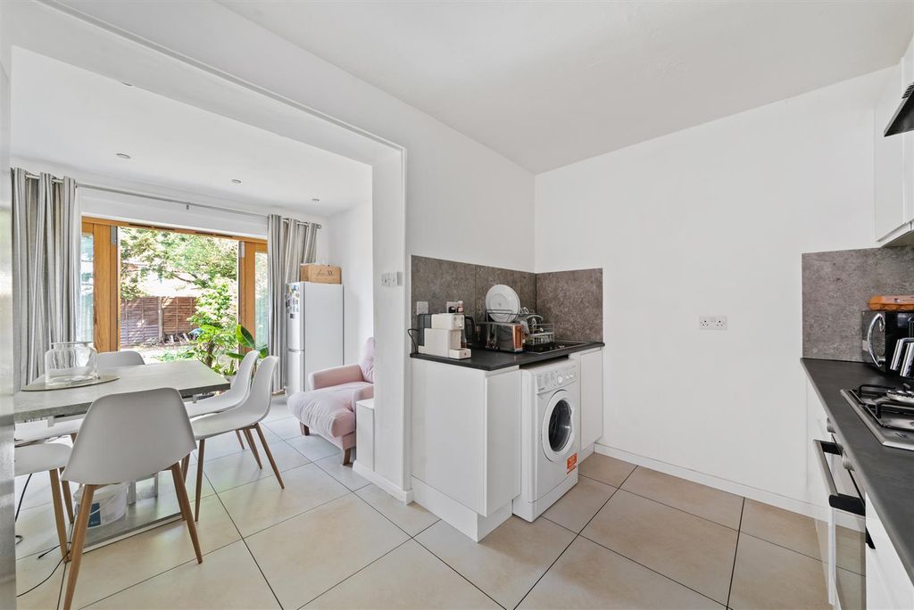 Property photo 3 of 12 Bruton Road