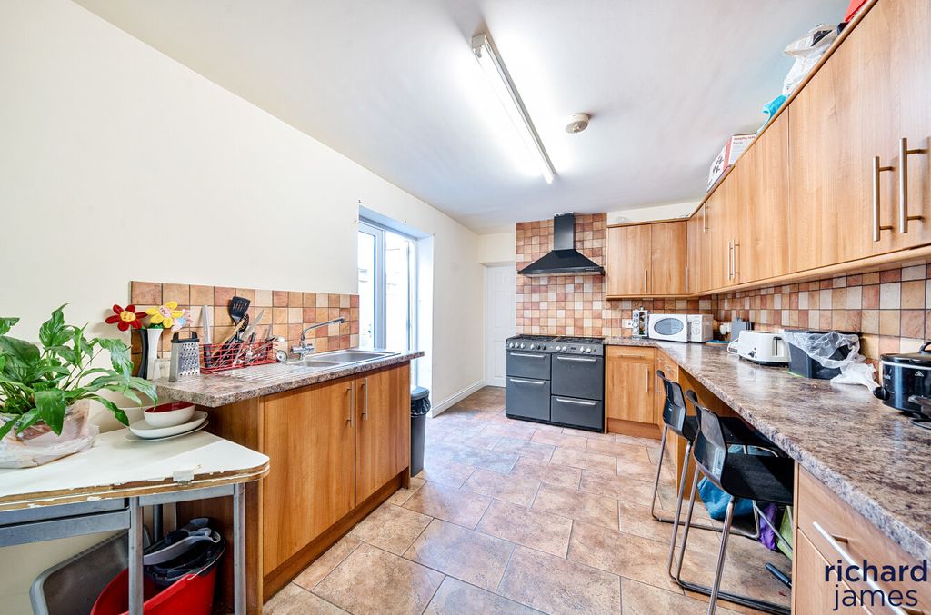 Property photo 2 of 9 4Ea8A449-B09A-4d9...
