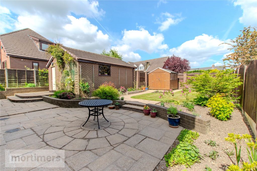 Property photo 3 of 25 Garden