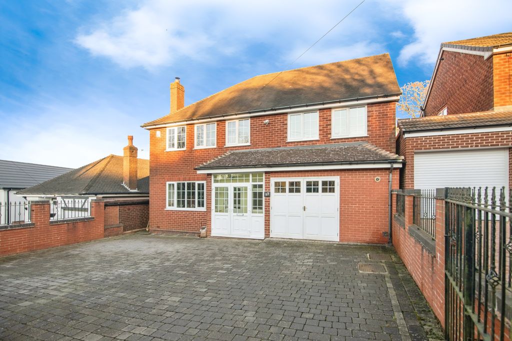 Property photo 2 of 18