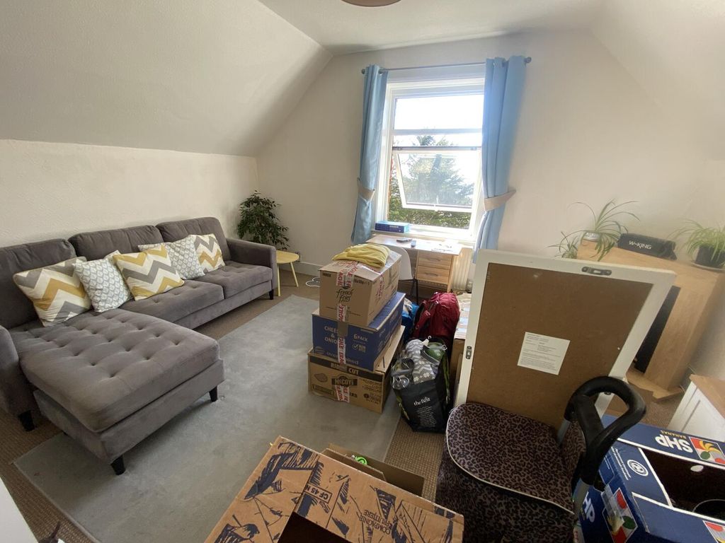 Property photo 2 of 8 Bedroom