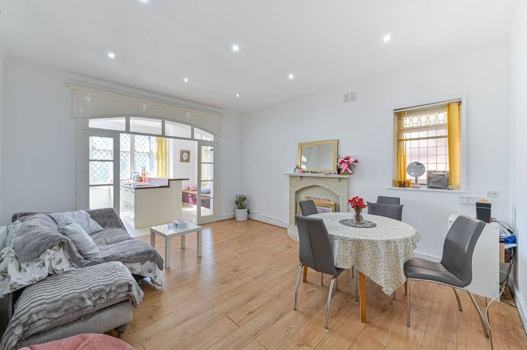 Property photo 1 of 14