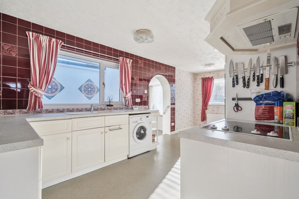 Property photo 2 of 19 1405514-6-6979Fc452F8E0