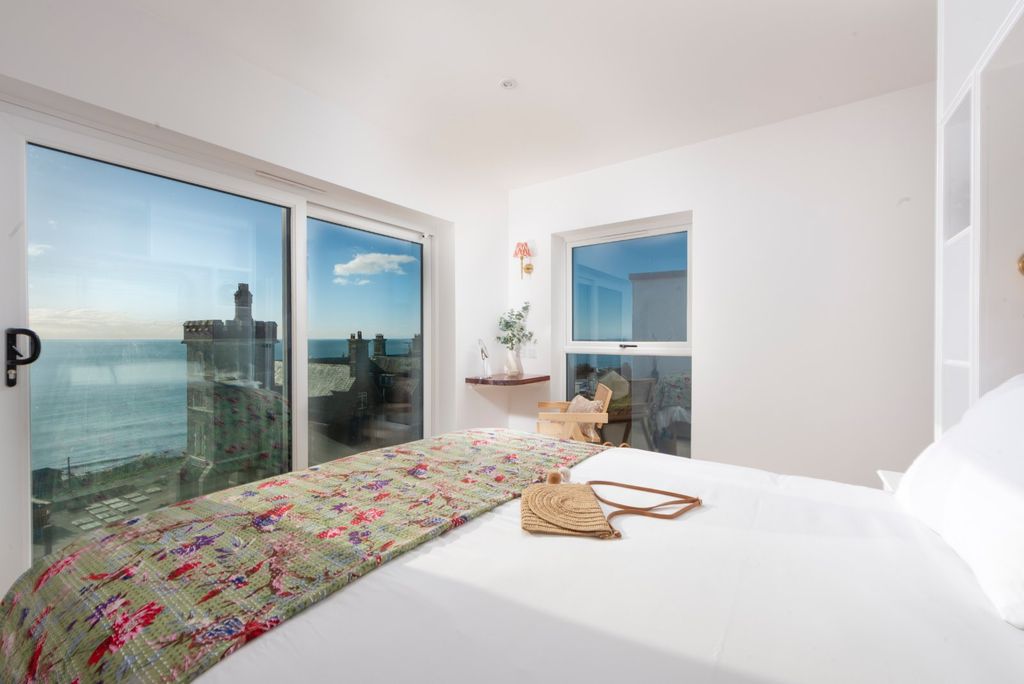 Property photo 3 of 16 Bedroom View