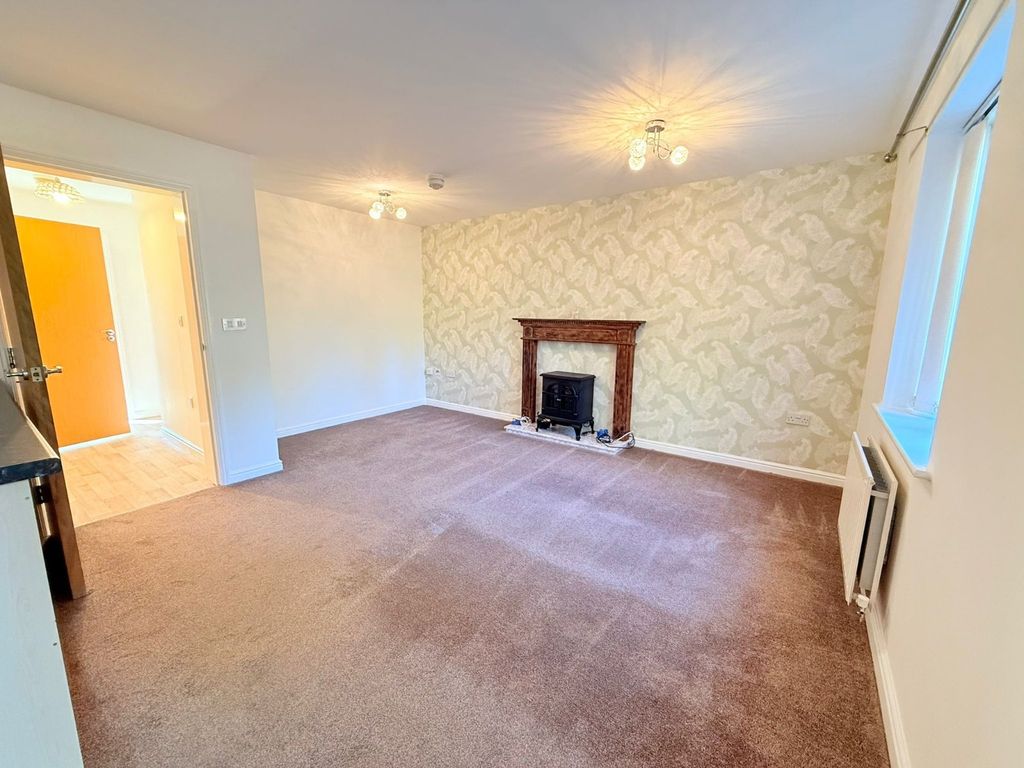 Property photo 2 of 20 Picture No. 17