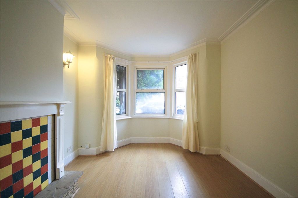 Property photo 2 of 16 Picture No. 15